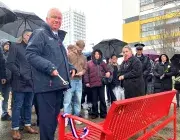 Inauguration d'un banc rouge dans le quartier de Bellevue à Brest