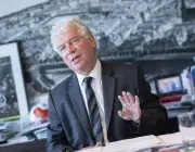 Le maire de Brest prend la parole